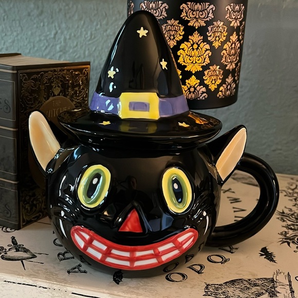 Other - Giant Halloween cat mug with lid
